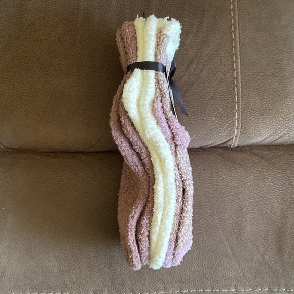 Woman’s plush socks new. - Picture 2 of 8